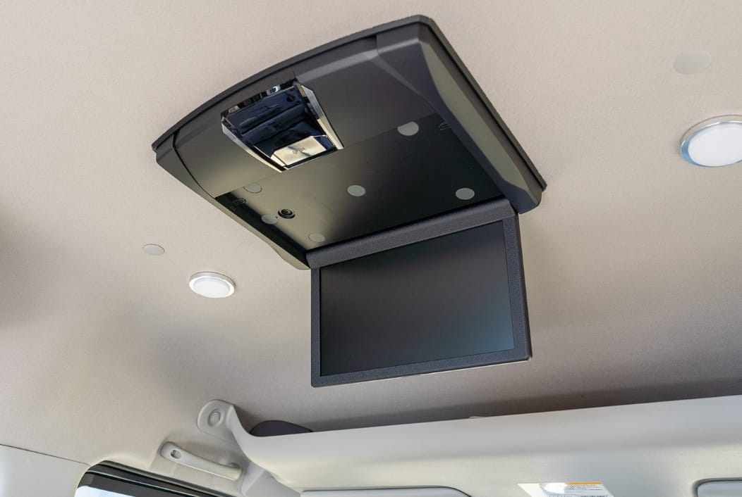 フリップダウンモニターの写真